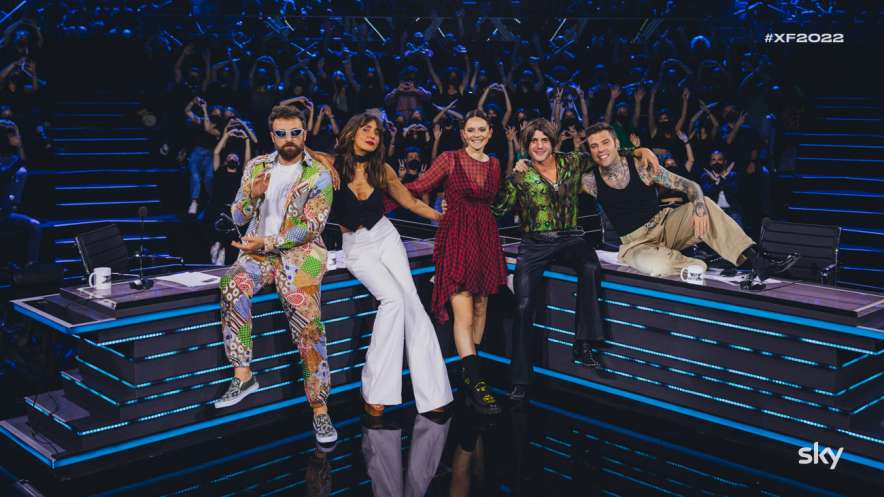 X Factor 2022, Sky e streaming NOW. Nella semifinale straordinari duetti per i 5 artisti in gara