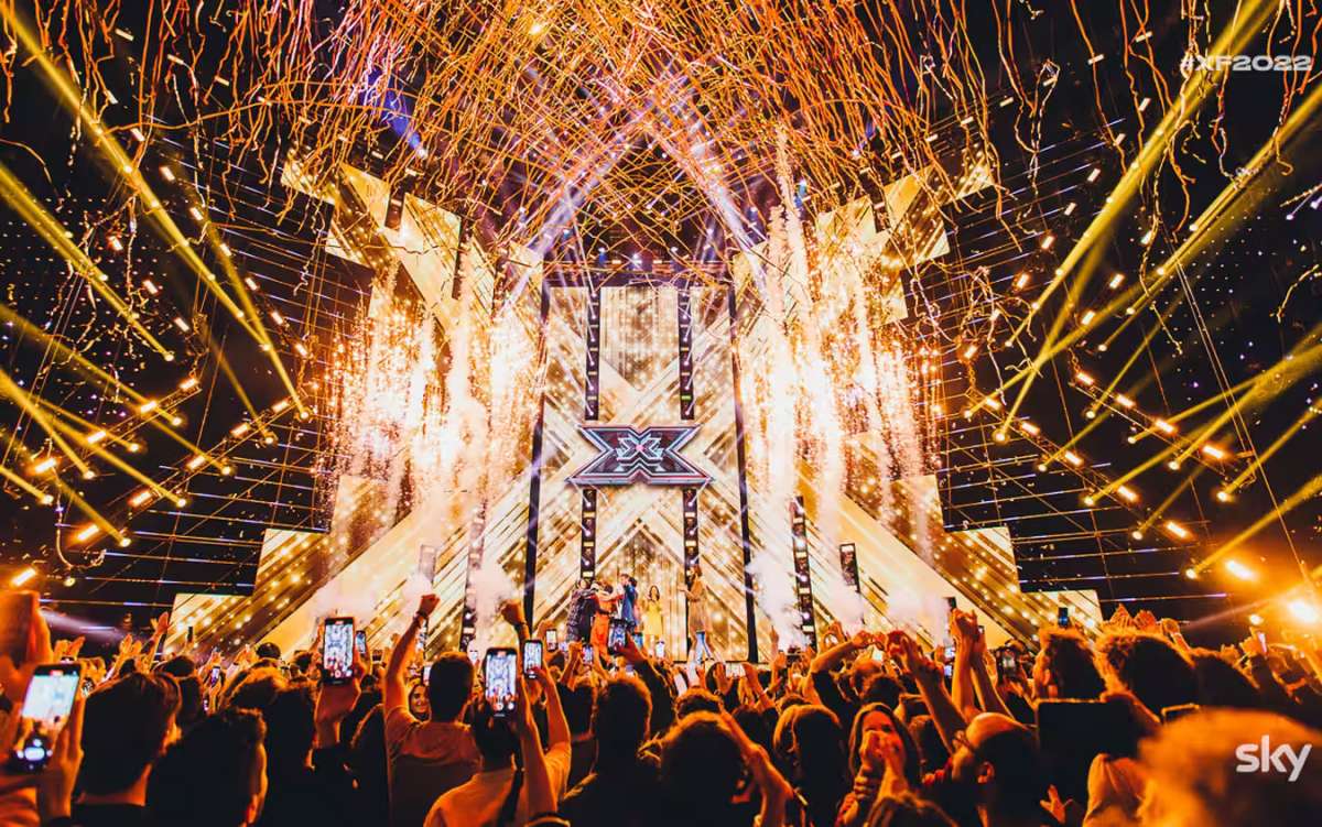 Visualizza: X Factor 2022, su Sky e in streaming NOW. Vincono Santi Francesi, poi Beatrice, Linda e Tropea su Digital-News.it Immagine di X Factor 2022, su Sky e in streaming NOW. Vincono Santi Francesi, poi Beatrice, Linda e Tropea - Scopri di più su Sky Italia