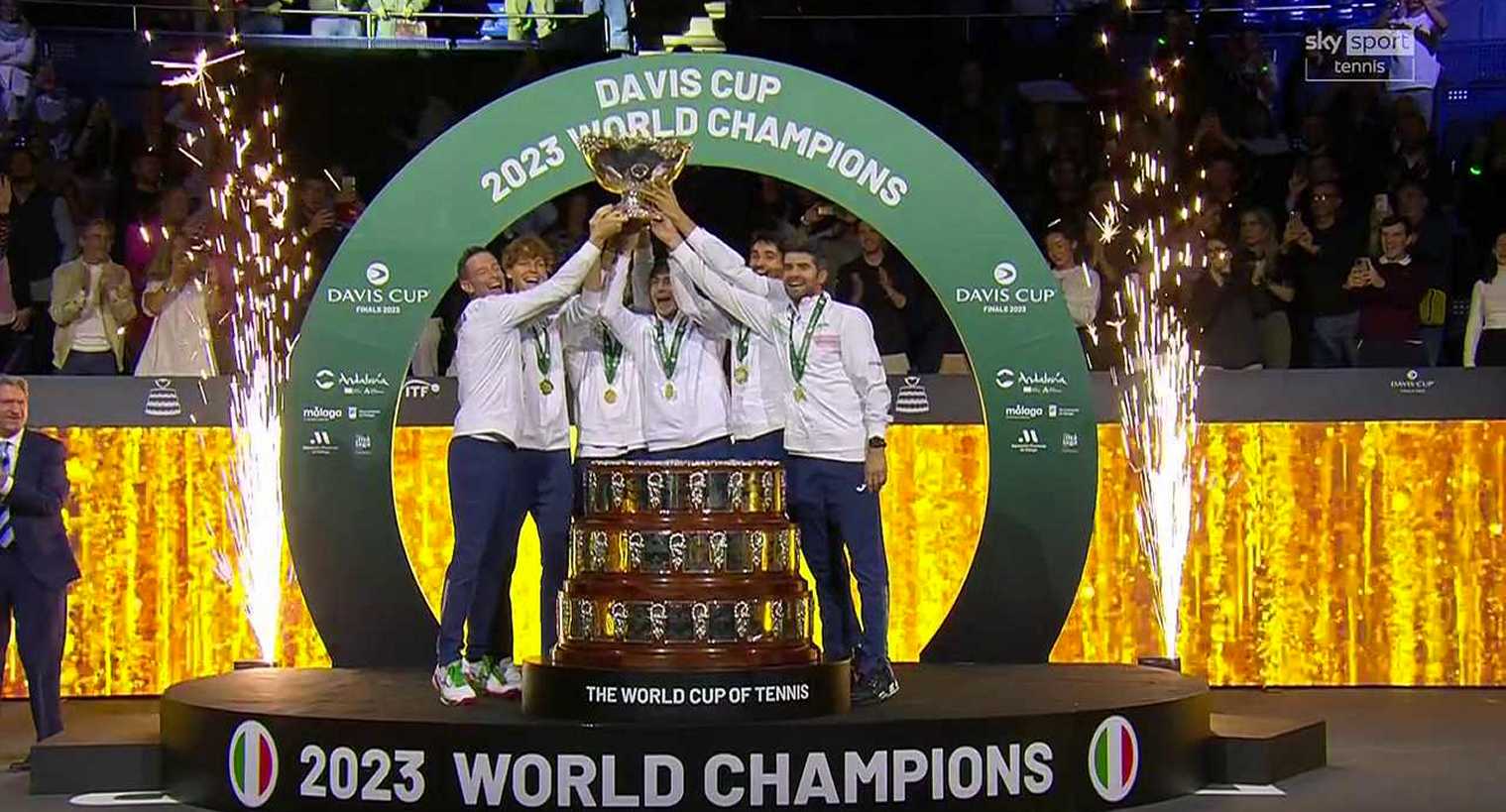 Visualizza: Azzurri 🇮🇹 Tennis Coppa Davis 🎾 e Bagnaia in MotoGP 🏍️ , che Domenica di successi su Sky e NOW! su Digital-News.it Immagine di Azzurri 🇮🇹 Tennis Coppa Davis 🎾 e Bagnaia in MotoGP 🏍️ , che Domenica di successi su Sky e NOW! - Scopri di più su Sky Italia