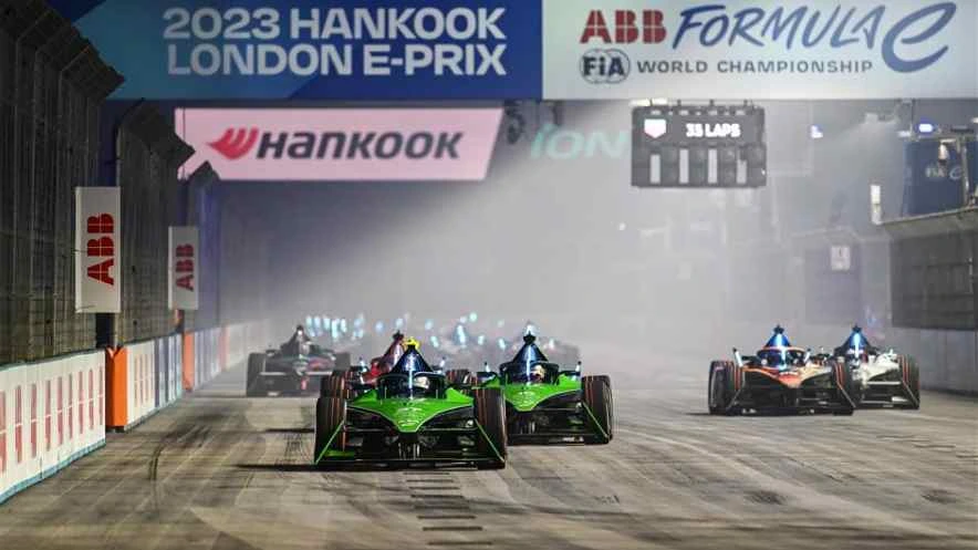 Immagine di La Formula E 2024 su Mediaset, tutte le gare tra Italia 1 e Canale 20 - Scopri di più su Sport