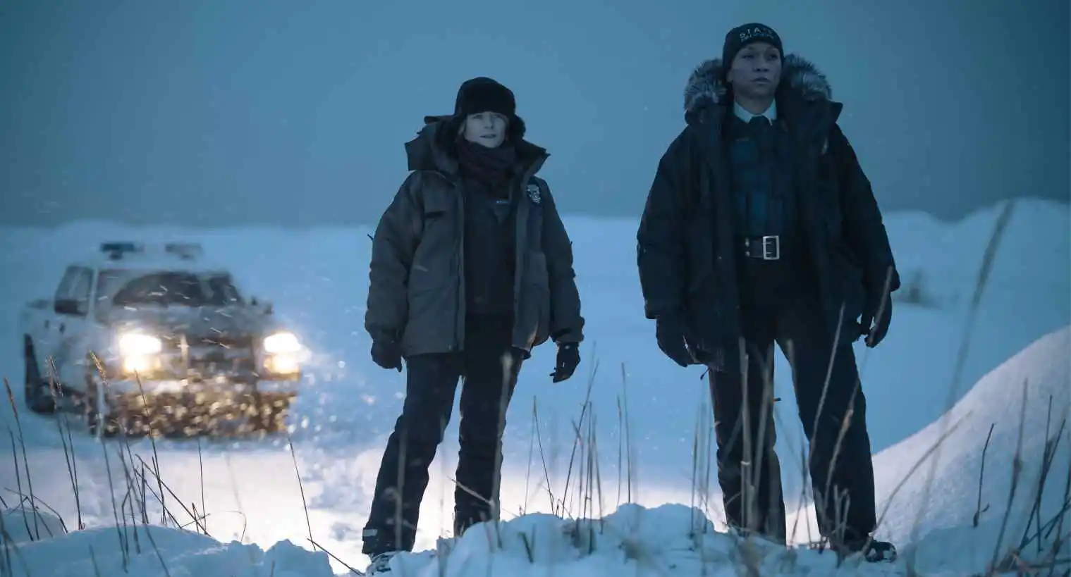 Immagine di True Detective: Night Country su Sky e NOW - Il Ghiaccio Nasconde Segreti Sconvolgenti! ❄️🔍 - Scopri di più su Sky Italia