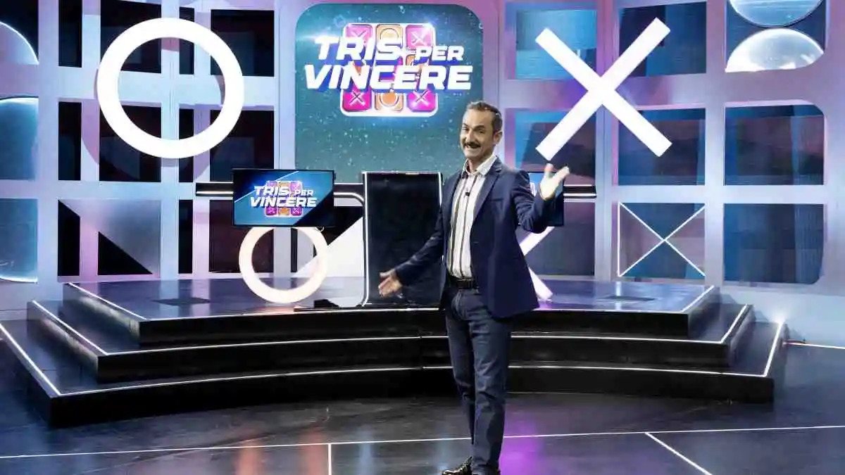 Nicola Savino porta il divertimento su TV8 con il nuovo game show 'Tris per vincere'