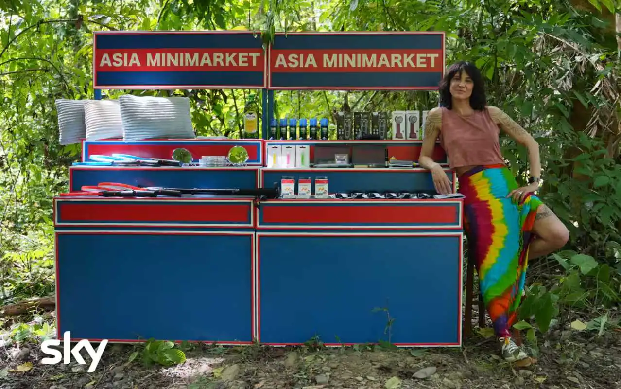 money road su sky e now con fabio caressa il minimarket di asia argento le tentazioni