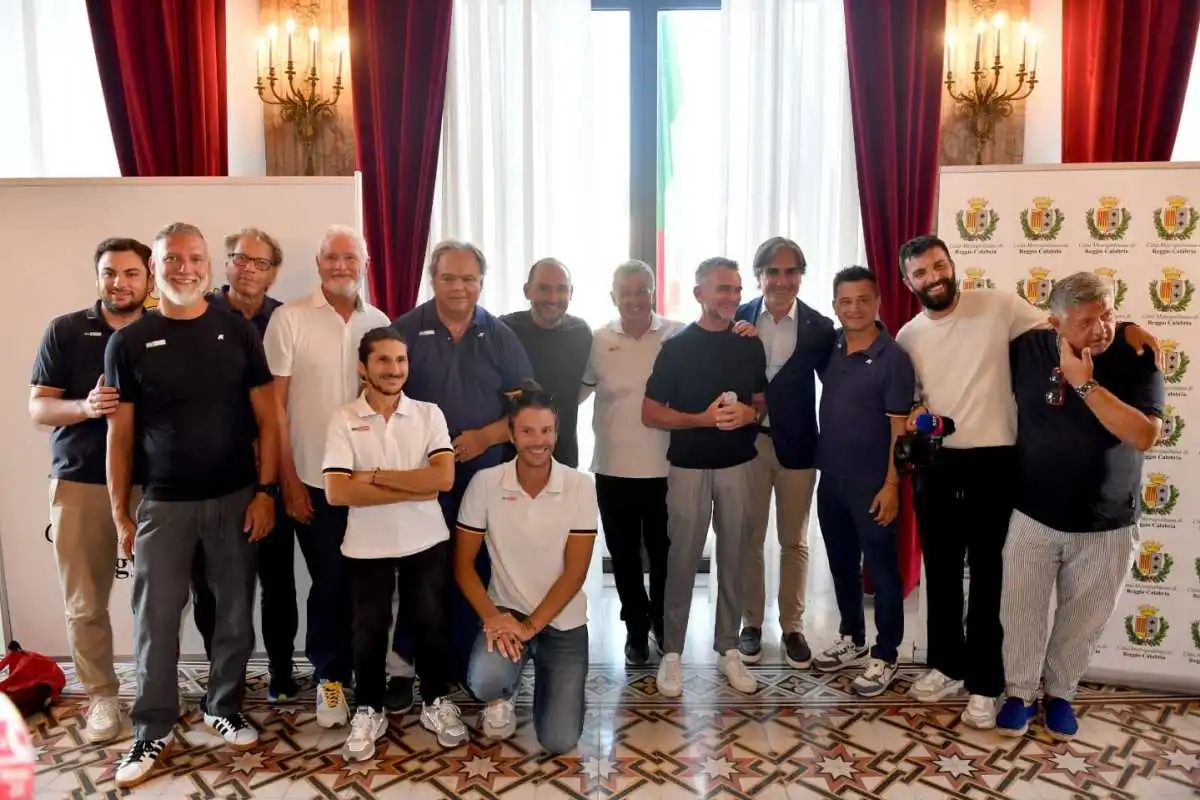 Fayna Sky Sport Insider: «Reggio Calabria capitale del calciomercato...Fino alla fine del mare» Fayna Sky Sport Insider: «Reggio Calabria capitale del calciomercato...Fino alla fine del mare»