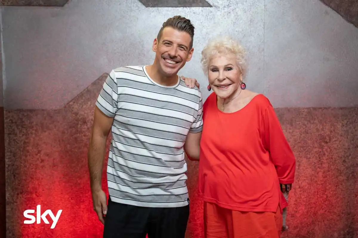 Visualizza: X Factor 2025 su Sky e NOW: Francesco Gabbani nuovo giudice racconta musica e carriera su Digital-News.it Immagine di X Factor 2025 su Sky e NOW: Francesco Gabbani nuovo giudice racconta musica e carriera - Scopri di più su Sky Italia