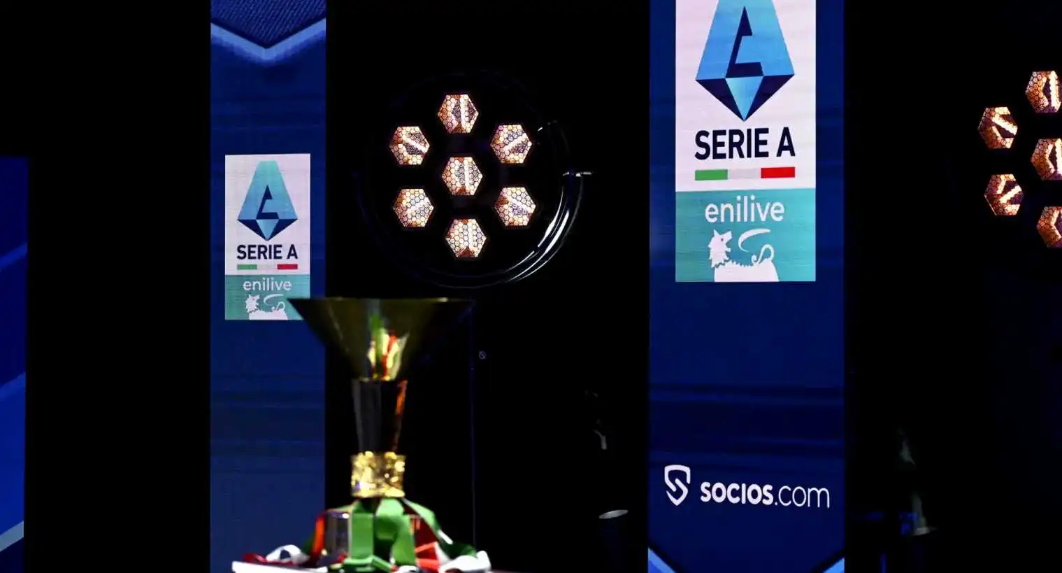 Visualizza: Serie A 2025-2026, calendario con anticipi e posticipi tv DAZN e Sky dalla 3a alla 12a giornata su Digital-News.it Immagine di Serie A 2025-2026, calendario con anticipi e posticipi tv DAZN e Sky dalla 3a alla 12a giornata - Scopri di più su Sport