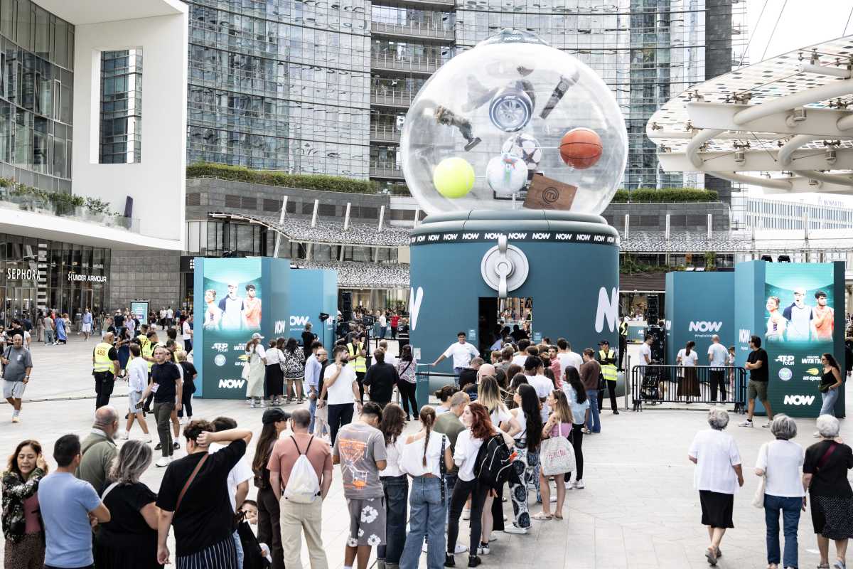 NOW trasforma Piazza Gae Aulenti in evento Multisensoriale: 3000 Persone per la Brand Experience Sky