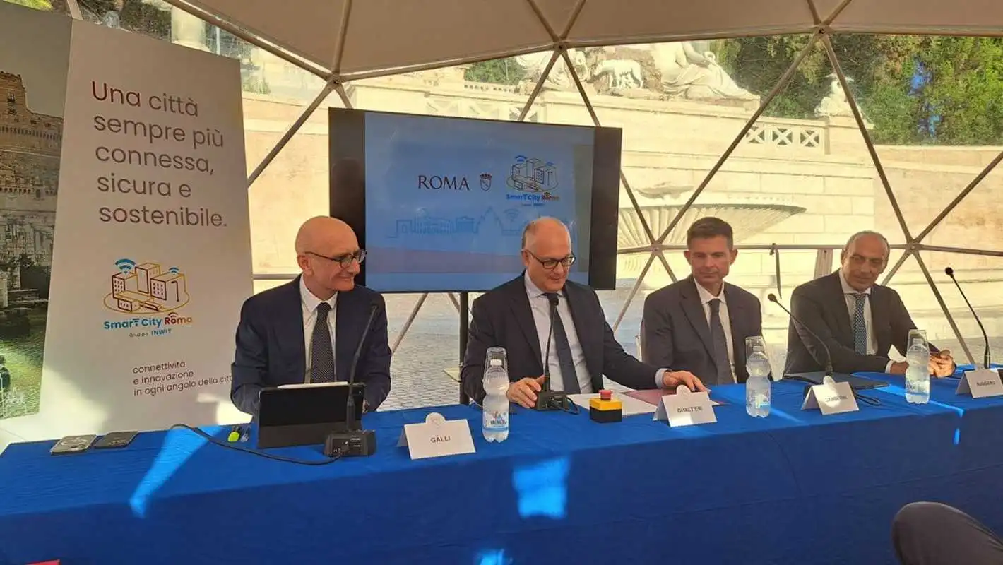 Roma 5G: Wi Fi gratuito e videosorveglianza nelle prime 55 piazze e linea A della metro completata