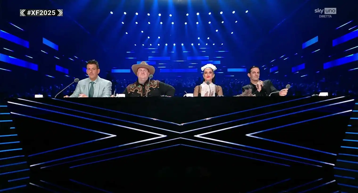 Immagine di X Factor 2025: il secondo Live Show su Sky e NOW con Emma ospite e nuove sfide per i giudici - Scopri di più su Sky Italia