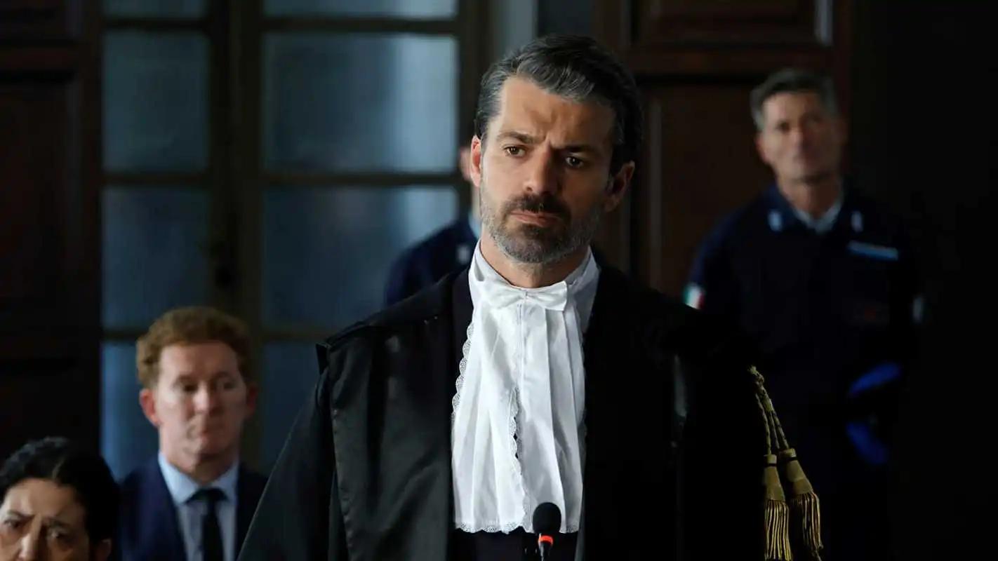 Avvocato Ligas Sky e NOW: Luca Argentero nel teaser di un legal drama esplosivo