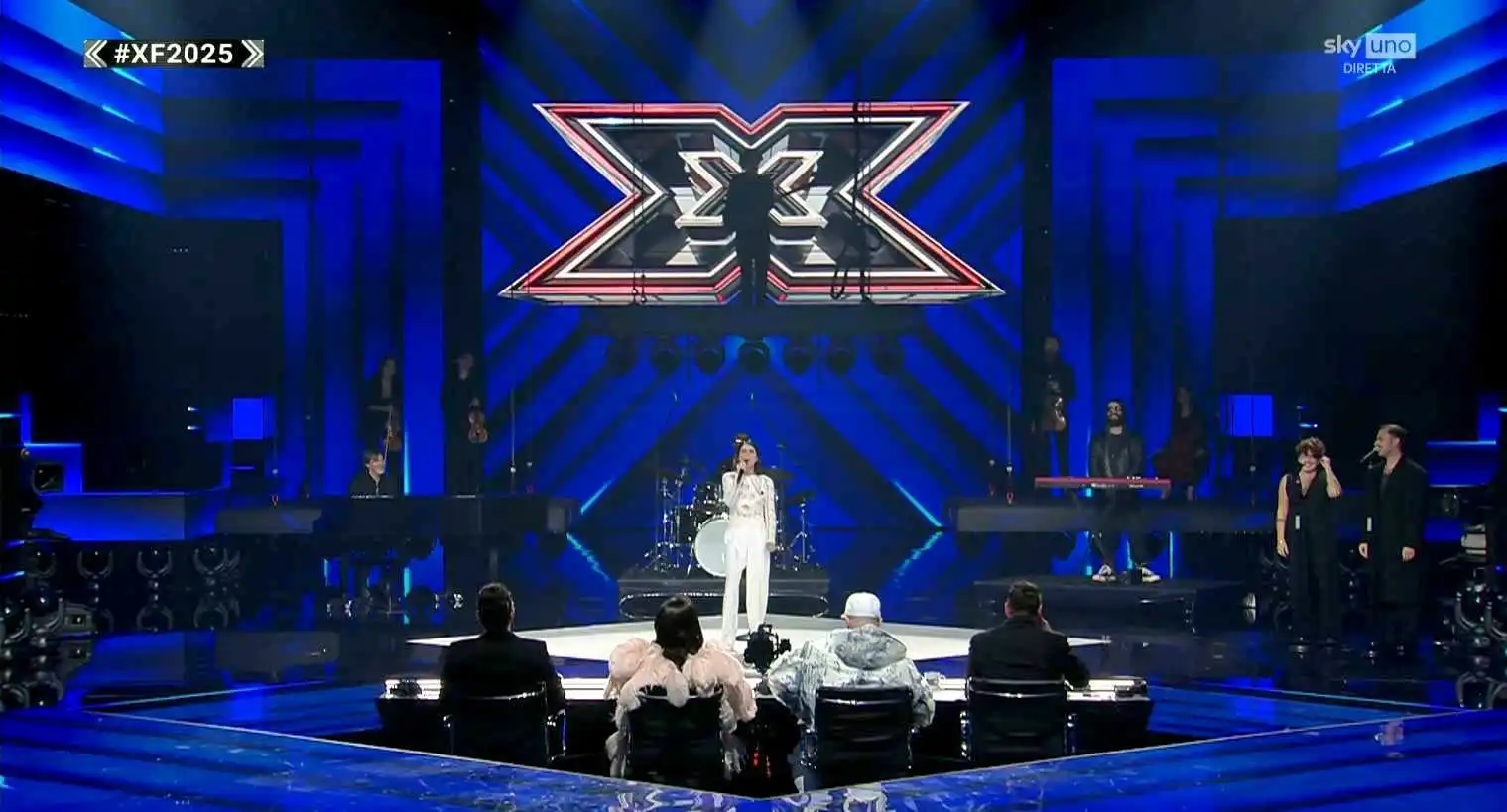 X Factor 2025 su Sky e NOW con un tuffo nei mitici anni ’90: sul palco anche Tommaso Paradiso ?? X Factor 2025 su Sky e NOW con un tuffo nei mitici anni ’90: sul palco anche Tommaso Paradiso ??