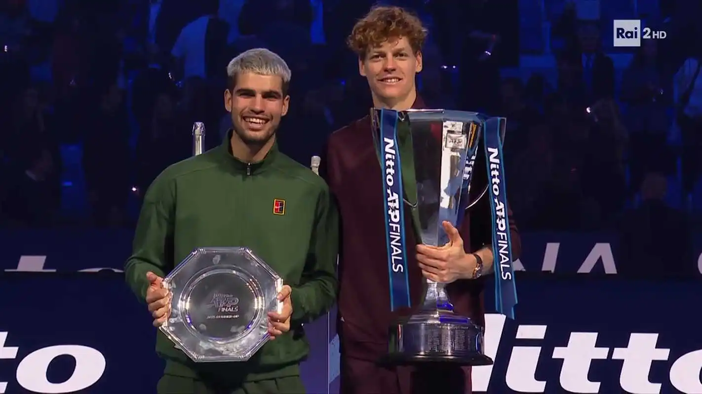 Immagine di Sinner-Alcaraz Atp Finals domina gli ascolti e riscrive la storia della tv italiana - Scopri di più su Televisione
