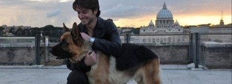 Visualizza: I nuovi episodi di Rex con Ettore Bassi da stasera su Rai 2 su Digital-News.it Immagine di I nuovi episodi di Rex con Ettore Bassi da stasera su Rai 2 - Scopri di più su Televisione