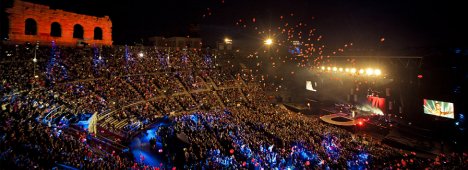 Foto - Dall'Arena di Verona su Canale 5 HD ''Alessandra Amoroso in Amore Puro''