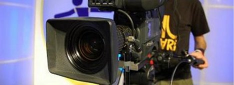 Immagine di Poche novità e tanto archivio: la crisi pesa anche sui palinsesti tv - Scopri di più su Televisione